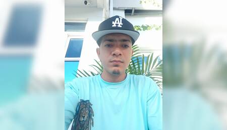 Hello, don't be shy, I want to show you how big it is and I like the idea of you seeing me caress it ;) ???? Tell me, what do you like?