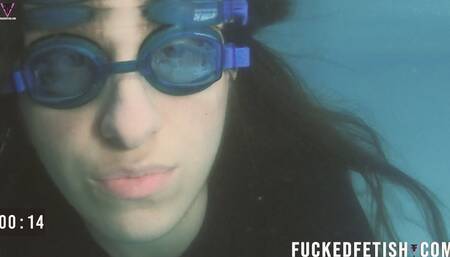 wmv Mia closeup apneas pool cold black neoprene skinny CPR end