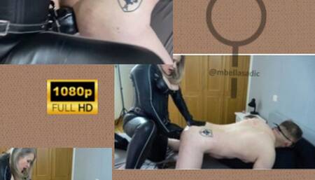 Powering the slave husband in bed with giant dildo