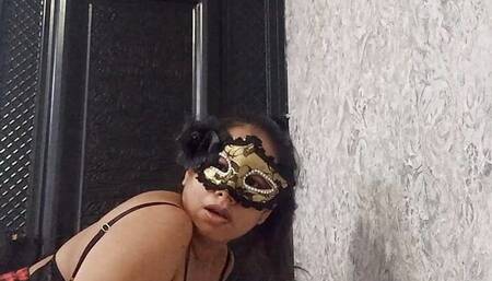 EXOTIC DANCER WARMS UP WITH HER PUSSY OPEN