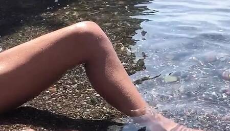 Risky beach masturbation for sexy exhibitionist girl