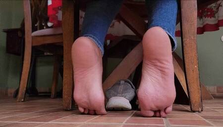 TIRED FEET IN SNEAKERS