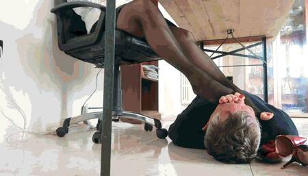 My boss is a submissive slave MP4 (1920x1080) FHD