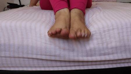 Dolce Amaran showing her feet with toe rings -SOLES - LONG NAILS- TOE RINGS - COUNTDOWN - TOE WIGGLING
