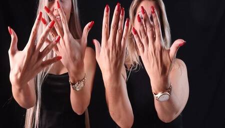 Milf Lisa vs Iris hand compare