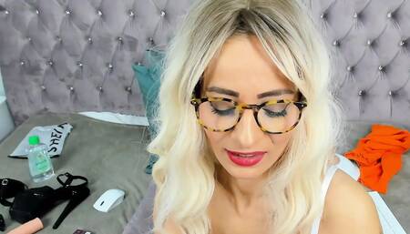 Wife swallows two huge loads after two guys take turns fucking her