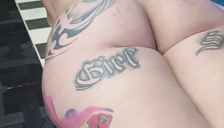 I'm calm in the pool and I fart