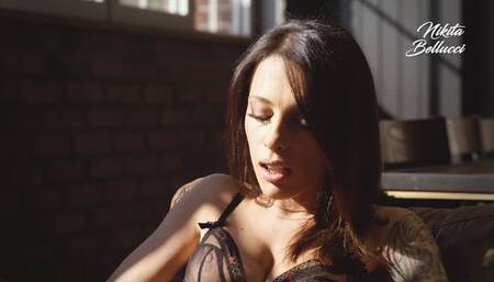 NIKITA BELLUCCI FUCKIN MACHINE