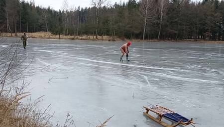 On the Ice - Behind Scenes