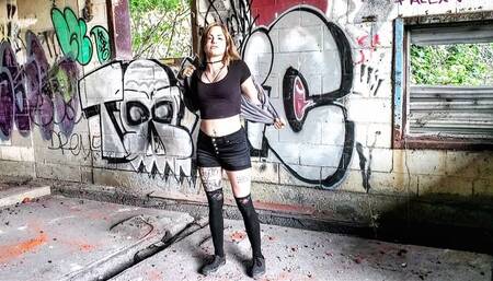 Urbex:Pee & Squirt