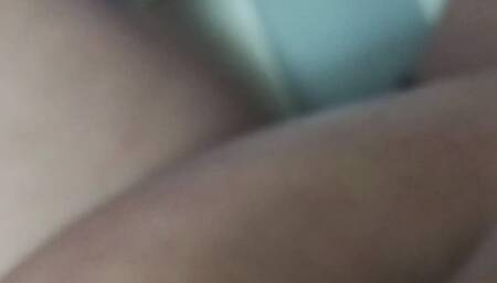 She fingers my belly button while play nintendo switch