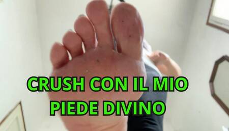 GIANTESS CRUSH CON IL MIO PIEDONE