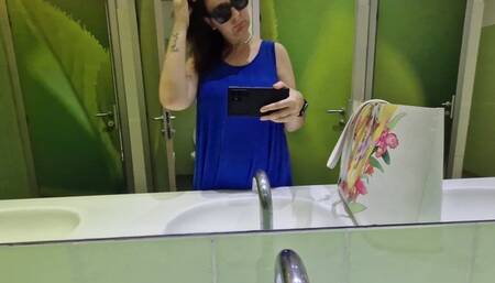 Heartfelt Laughter: Nicoletta's Compilation of Awkward Moments in Public Restrooms 720HD