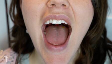 Gigi Lunch Time - 4K