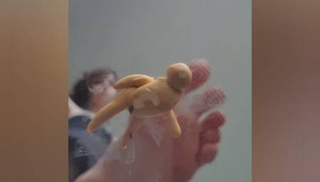 Giantess Crushing Clay Tinies