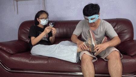 Jiajia Goddess humiliated the teacher with her beautiful feet, licking and sucking her toes!