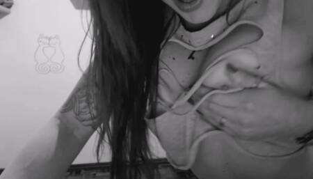 Fitness redhead model shaking ass at the mirror - Amateur brazilian ass