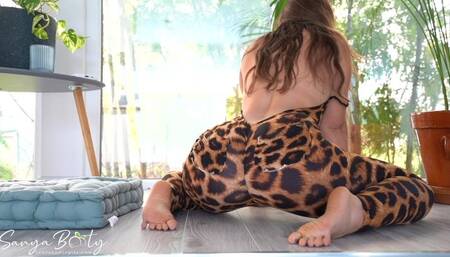 Booty Control in Leopard Print Leggings