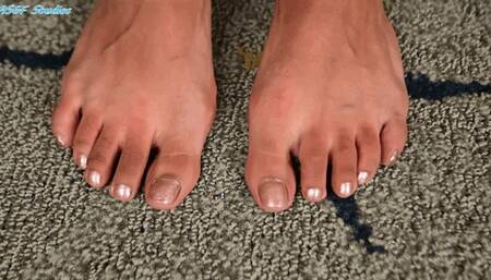 Indian toes dominate tiny man - MP4