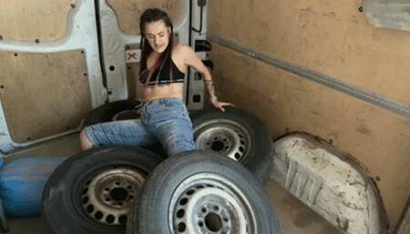 I'm stuck under the tires wmv