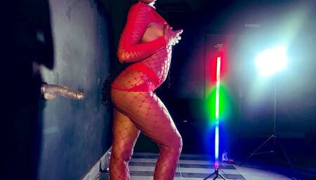 Was giving a lab dance at Club Drill, got so wet n horny I just  HAD to get off