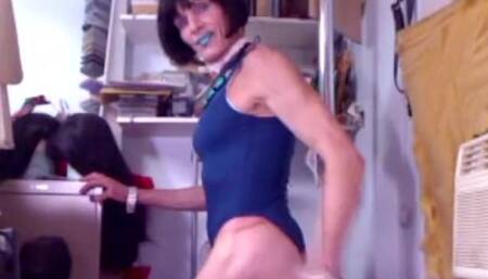 Steaming 67yr MILF Tranny Alexandria Shows Muscle Size Progress+Weight Lift
