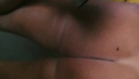 Anna wants to keep her ass tight for her MuscleMommyXXX friends-no pants workout