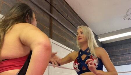 Blonde & brunette vs gothic chick (over 20 Stinkfaces)