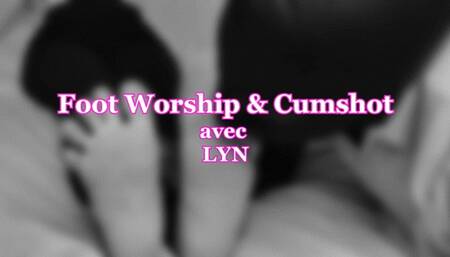 LYNN - FOOT WORSHIP & CUM ON SOLES : "Tu ne pouvais pas me le dire au lieu de faire le pervert ?!"
