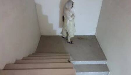 Girlfriend ki Khala ko choda-Late Night Gifting Date On stairs