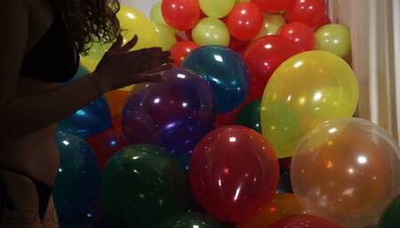 Saskia - Bikini Balloon Masspopping