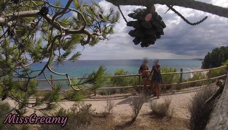 #Dick #flash - I pull out my cock in front of a French girl on the beach path and she helps me cum in mounth #CAUGHT !!!