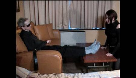 Vicky's first feet (mp4)