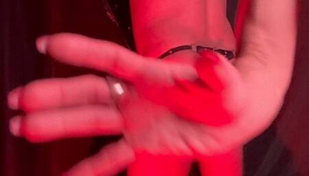 Domina Ava Savage has it Her way with Big Lug