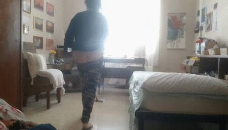 MAID CLEANS BEDROOM SHOWING ASS