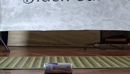 trampling phone call (fullbody view)