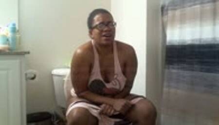 Sydnee Capri's Morning MudButt!! MOV Version