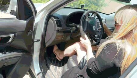 Nervous pedaling AVI (1920x1080) FHD