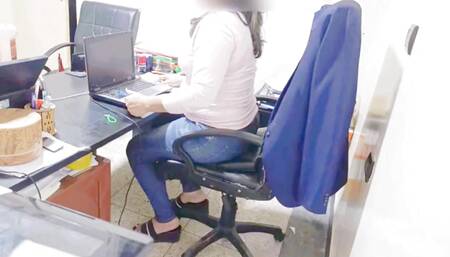 I finally got my coworker to fuck me in my office parte 1