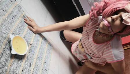 Sissy Hope, The pee slut