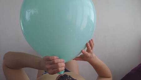 Inflating and deflating 24 inches balloon in topless!
