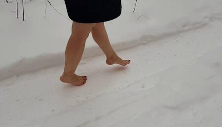 barefoot in snow, snow feet, barefoot in deep snow, frozen feet, feet snow walk