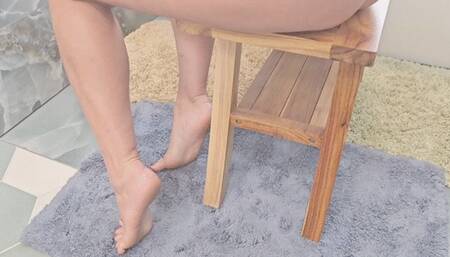 Ass, Abs, and Oil: Come help me rub my muscles and I will give you a show!