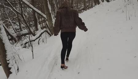 high heels sandals climbing uphill and downhill, falls on high heels, high heels in snow, high heels stuck in snow