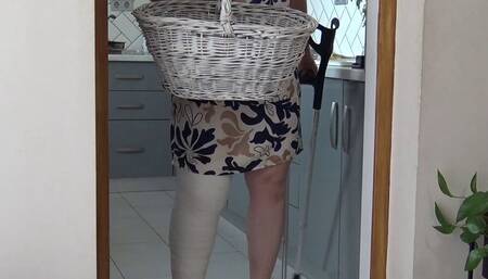 She prepare to leave home