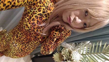 A cross-dressing boy in a tight suit transformed into a leopard print full-body tights and masturbated.