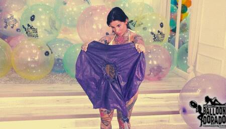 JJ pump to pops a 100 Inch Donut Balloon 4K UHD Version