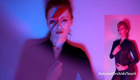 David Bowie cosplay with dildo fucking and vibrator orgasms