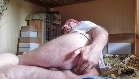Slut to share