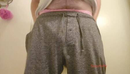 Fluffy wets his fabine again